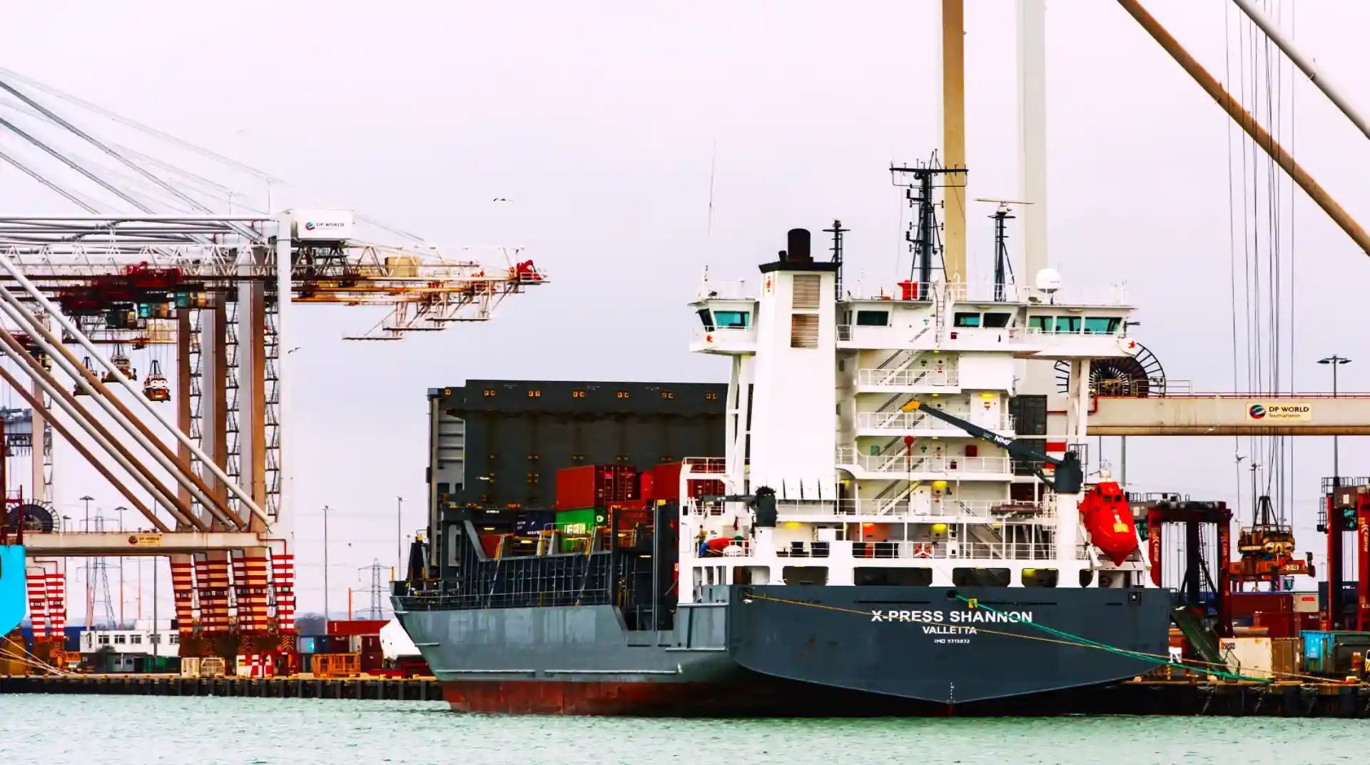 FCL vs LCL Shipping — Complete Guide 2026 | TTI Shipping & Logistics